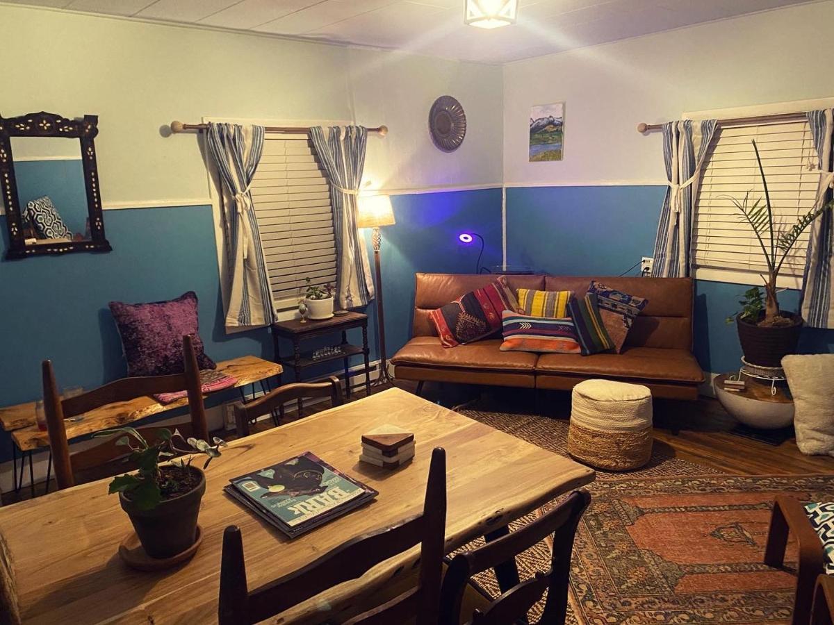 Апартаменты Boho-Chic Retreat - Unit 3 Блумингтон Экстерьер фото